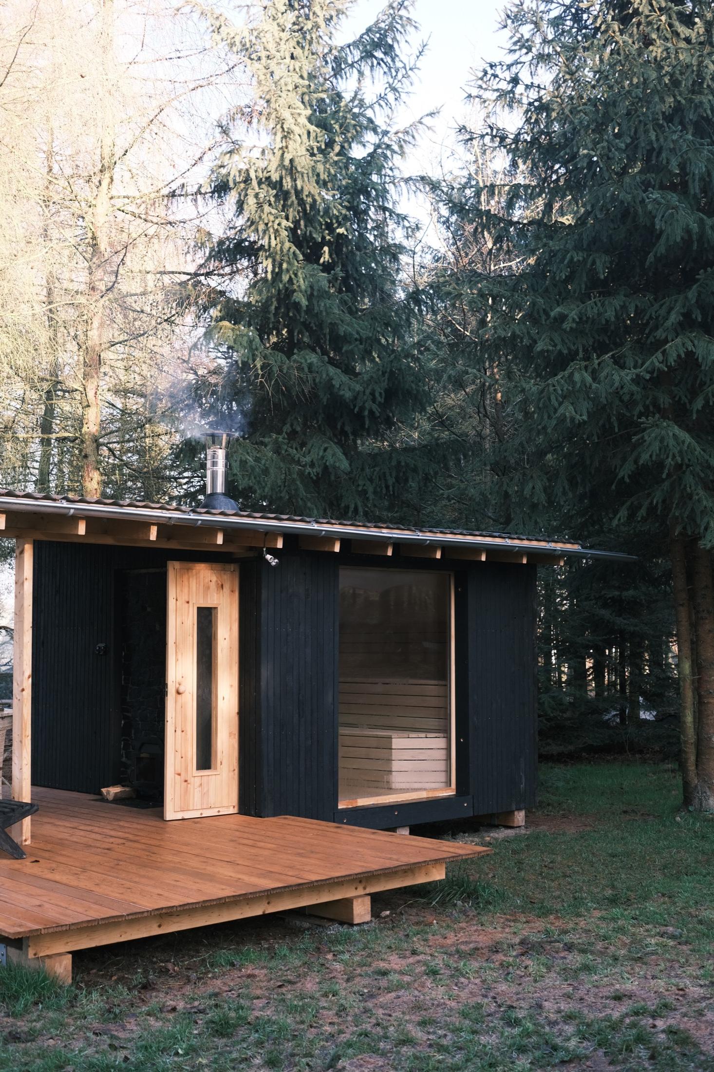 Przestrzeń i powietrze wokół sauny