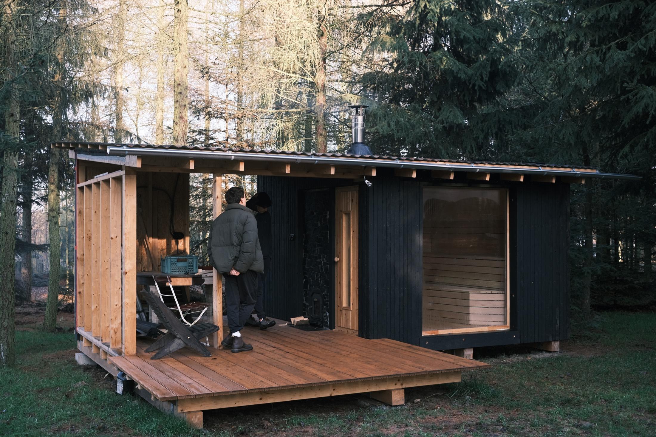 Nocna sesja w saunie Löyly pod gwiazdami